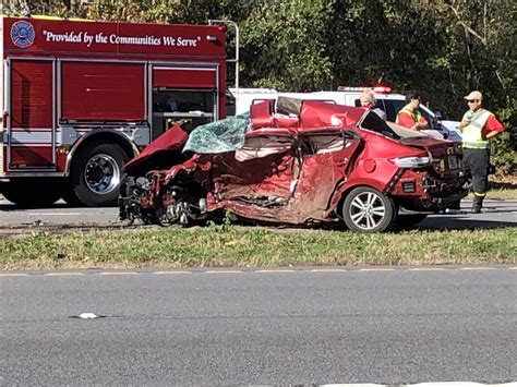 2 killed, deputy hospitalized after collision in Charleston | WBTW