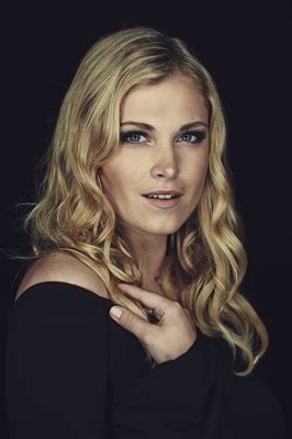 História Imagines hot de Famosos Prostituta Eliza Taylor Lesbico História escrita por