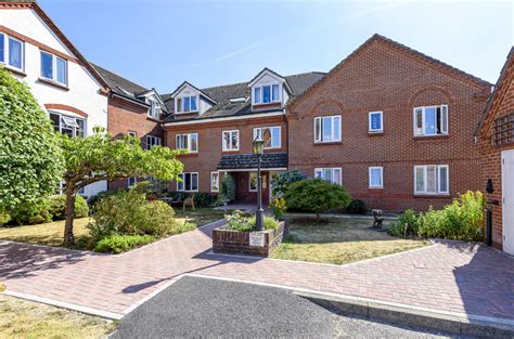 Dove Gardens Park Gate Southampton 1 Bed Apartment 135 000