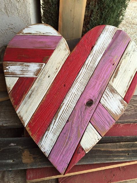 Wooden Pallet Heart Lg Etsy Pallet Heart Pallet Diy Pallet Crafts