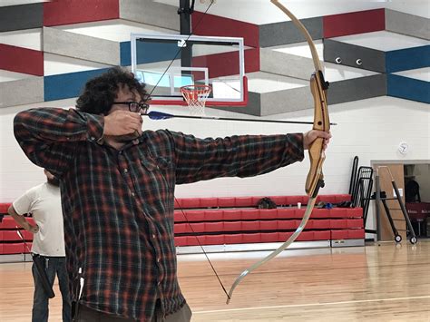 Archery Students Learn to Take Aim – IAIA Chronicle