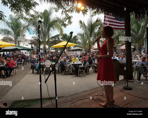 Republican Presidential Candidate Carly Fiorina Campaigns At Usa Sen