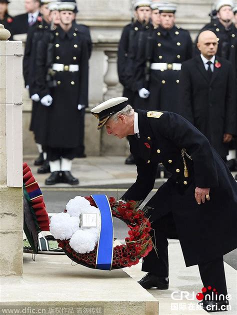 英國舉辦榮軍紀念日 女王向一戰陣亡將士紀念碑獻花圈 每日頭條