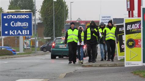 Oise Gilets Jaunes Commerces Dans Le Rouge Le Parisien