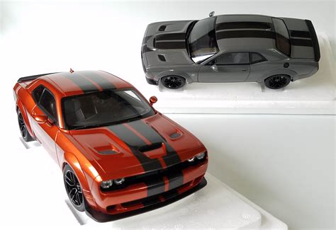 Die Cast Autoarts 2018 Dodge Challenger Srt Hellcat Widebody Savage