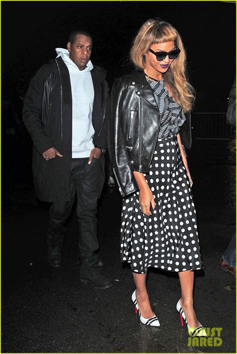 Beyonce Shares Some Sexy Snaps With Her Hot New Short Bangs Hair Style Photo 3219550 00