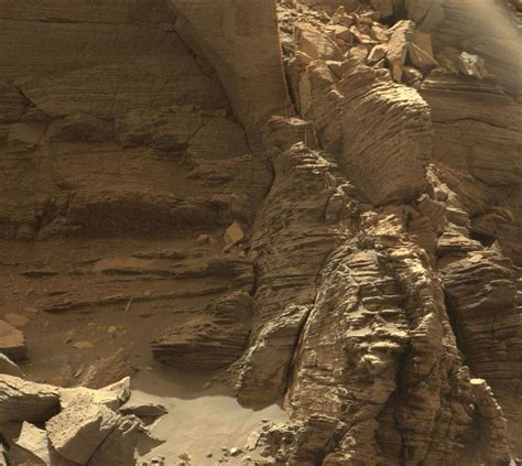 Nasas Mars Rover Captures Epic Land Formations