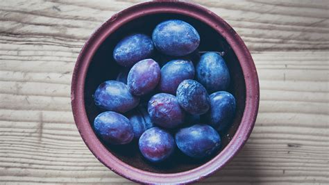 Benefits, Nutrition & Difference Between Plum And Prune – NutritionFact.in