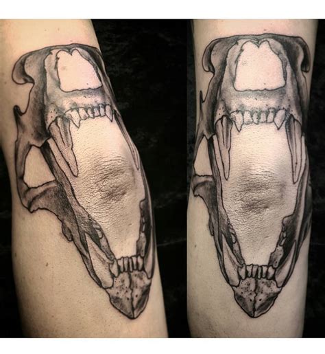 Share More Than 71 Skull Jaw Knee Tattoo In Cdgdbentre