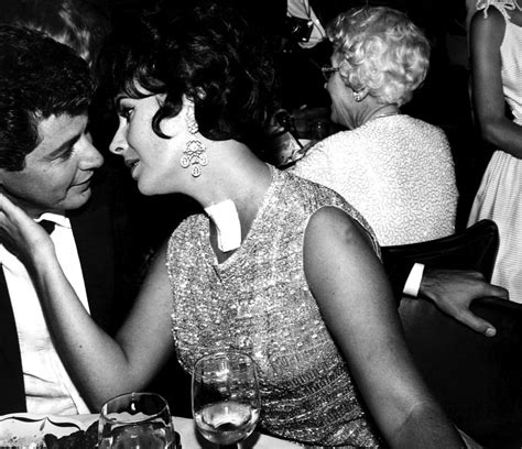 Elizabeth Taylor Kissing Eddie Fisher Photo Print