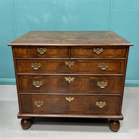 C Th Queen Anne Walnut Chest Of Drawers As A Antiques Atlas