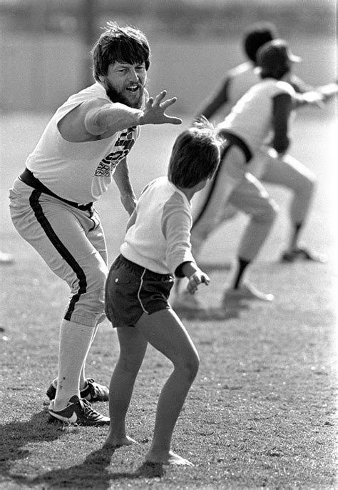 Archive Black White Carlton Fisk And Daughter 1982 Pete Souza