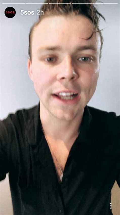 Ashyyyy 🐢🐢🐢 Ashton Irwin Beautiful Blue Eyes Ashton