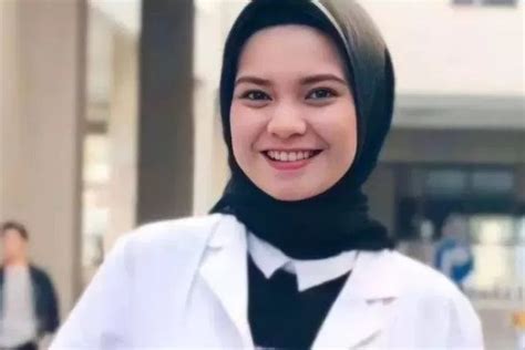 Cantiknya Karina Dinda Lestari Dokter Istri Polisi Yang Selingkuh