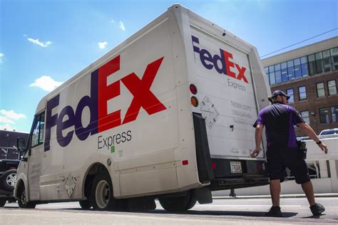 Workers demand more from FedEx company benefits this year 7