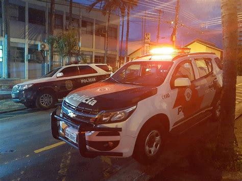 Quadrilha Invade Casa Amarra Moradores E Foge Bens E Carro SUV Em