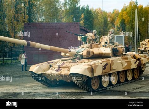 T 72 Tank Turret Hi Res Stock Photography And Images Alamy