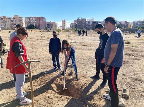 Exitosa jornada de limpieza y naturalización Bosque Urbano Málaga