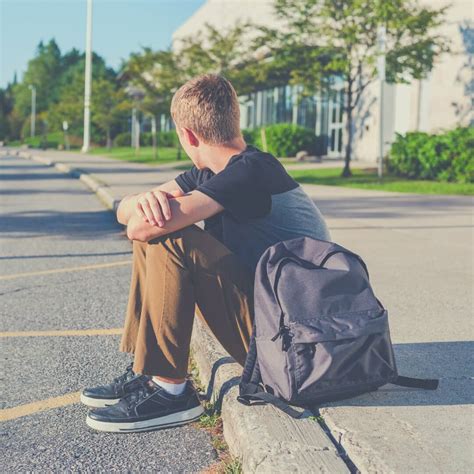 friends leave    ways  cope   happier human