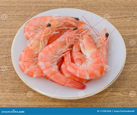 Gambas O Tiger Shrimps Cocinadas En La Placa Blanca Foto De Archivo