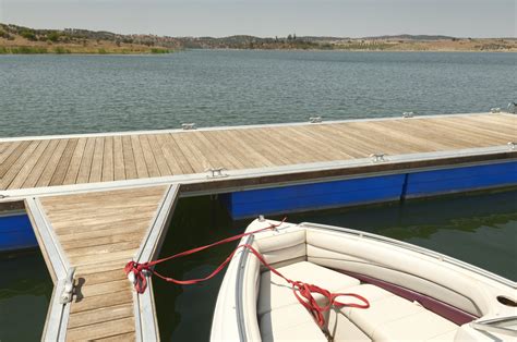 How Many Boat Dock Floats Will You Need? | Dock Boxes Unlimited