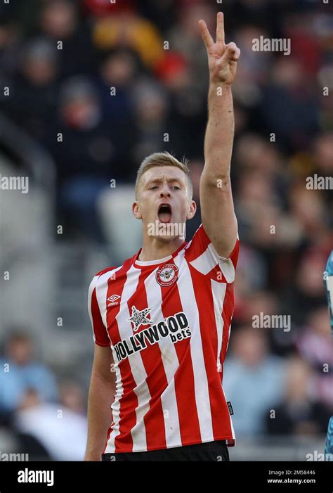 London England 26th December 2022 Ben Mee Of Brentford Gestures