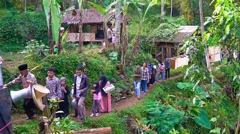 Suasana Pernikahan Di Kampung Terpencil Jajap Pengantin Segala Di Bawa