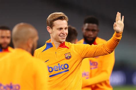 Frenkie De Jong Manchester United Transfer Target To Travel On