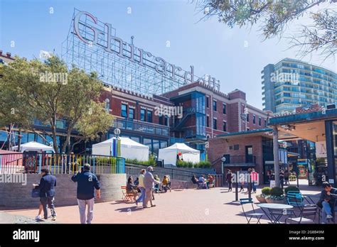 Ghirardelli Square Hi Res Stock Photography And Images Alamy