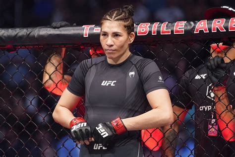 Irene Aldana Vs Macy Chiasson Odds Prediction Fight Info And Betting For Ufc 279 On Fanduel