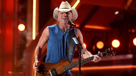 Kenny Chesney Group Helps Install Artificial Reef In Florida