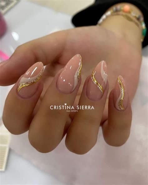 Elegant Nails Classy Nails Chic Nails Gold Acrylic Nails Almond