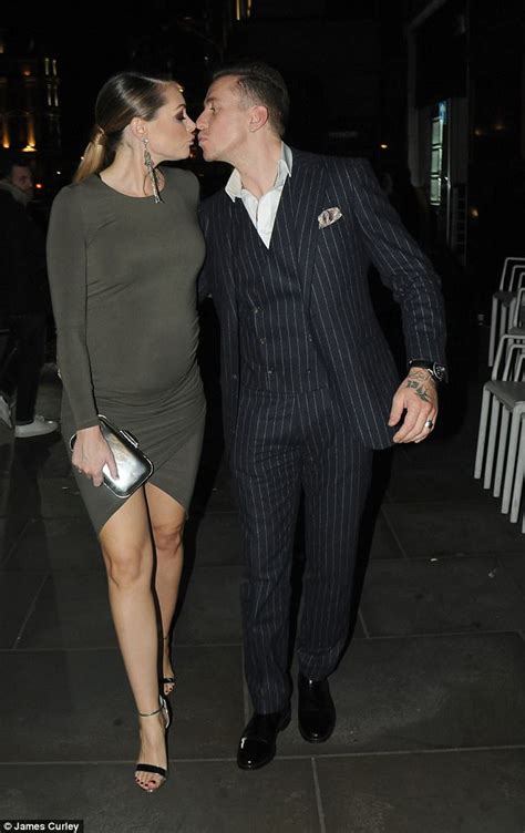 Danny Jones Wife Georgia Shows Off Bump At Itv Gala Daily Mail Online