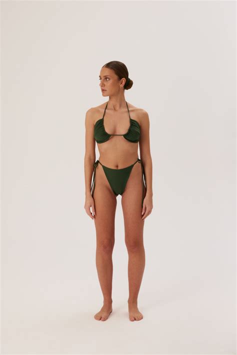 Bikini D Stroju K Pielowego Bali Korneliarataj