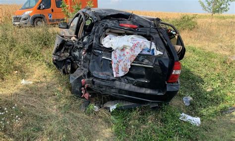 Accident pe DN2 E85 Două femei au ajuns la spital Opinia Buzău