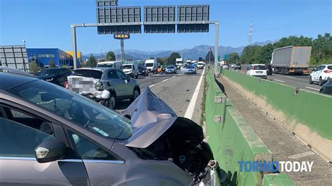 Incidente In Tangenziale A Collegno Svincolo Statale Scontro Tra