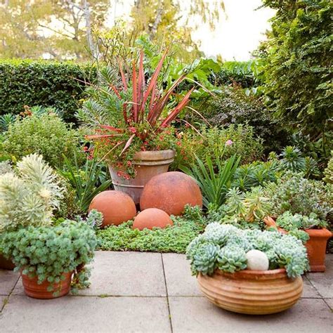 20+ Front Yard Ideas With Pots