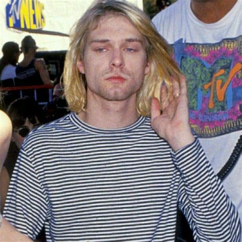 Pin By Lethy On Cobain In Kurt Cobain Short Hair Kurt Cobain