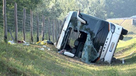 Węgry wypadek polskiego autokaru na autostradzie Zginęła 1 osoba 34