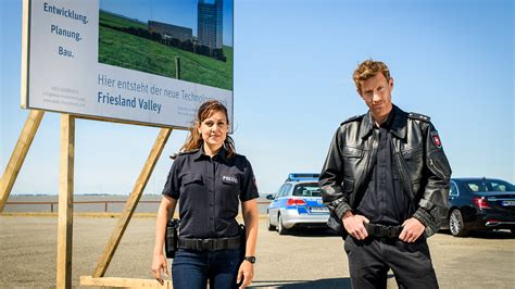 Friesland Haifischbecken Mit Maxim Mehmet Und Sophie Dal ZDF