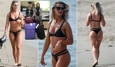Hot Sexy Niamh Walsh Bikini Pics
