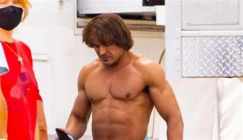 Zac Efron aparece irreconhecível em set de filmagem de novo filme