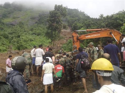 9 Pictures Of Indian Army Soldiers In Kerala Flood Rescue Will Make You