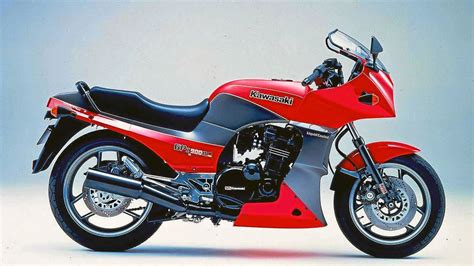 Kawasaki GPZ 900 R Ninja Top Gun Motorradreporter