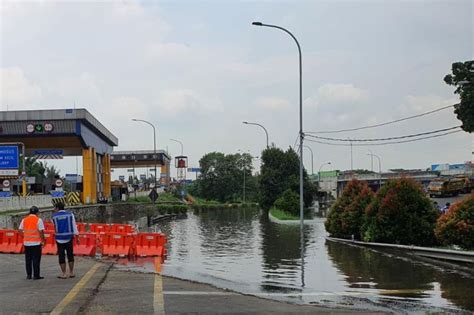 Ruas Tol Pondok Aren Serpong Masih Ditutup Karena Banjir Malay News