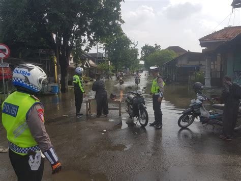 Banjir Di Raya Boboh Menganti Gresik