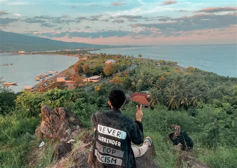 Bukit Kayangan Destinasi Baru Di Ujung Lombok Timur Ada Miniatur