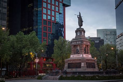 Cuauhtémoc Monument and Roundabout on Paseo de la Reforma