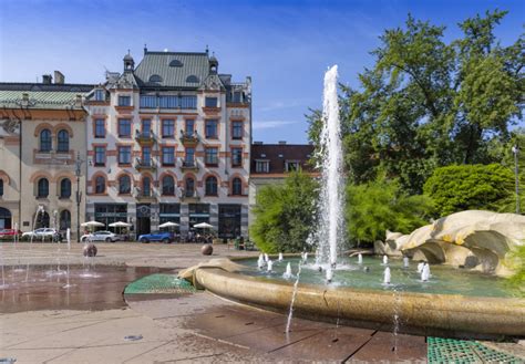 Fotoomnia Fontanna Na Placu Szczepa Skim W Krakowie