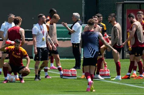 Ritiro Roma In Portogallo UFFICIALE Sei Assenti Per Mourinho